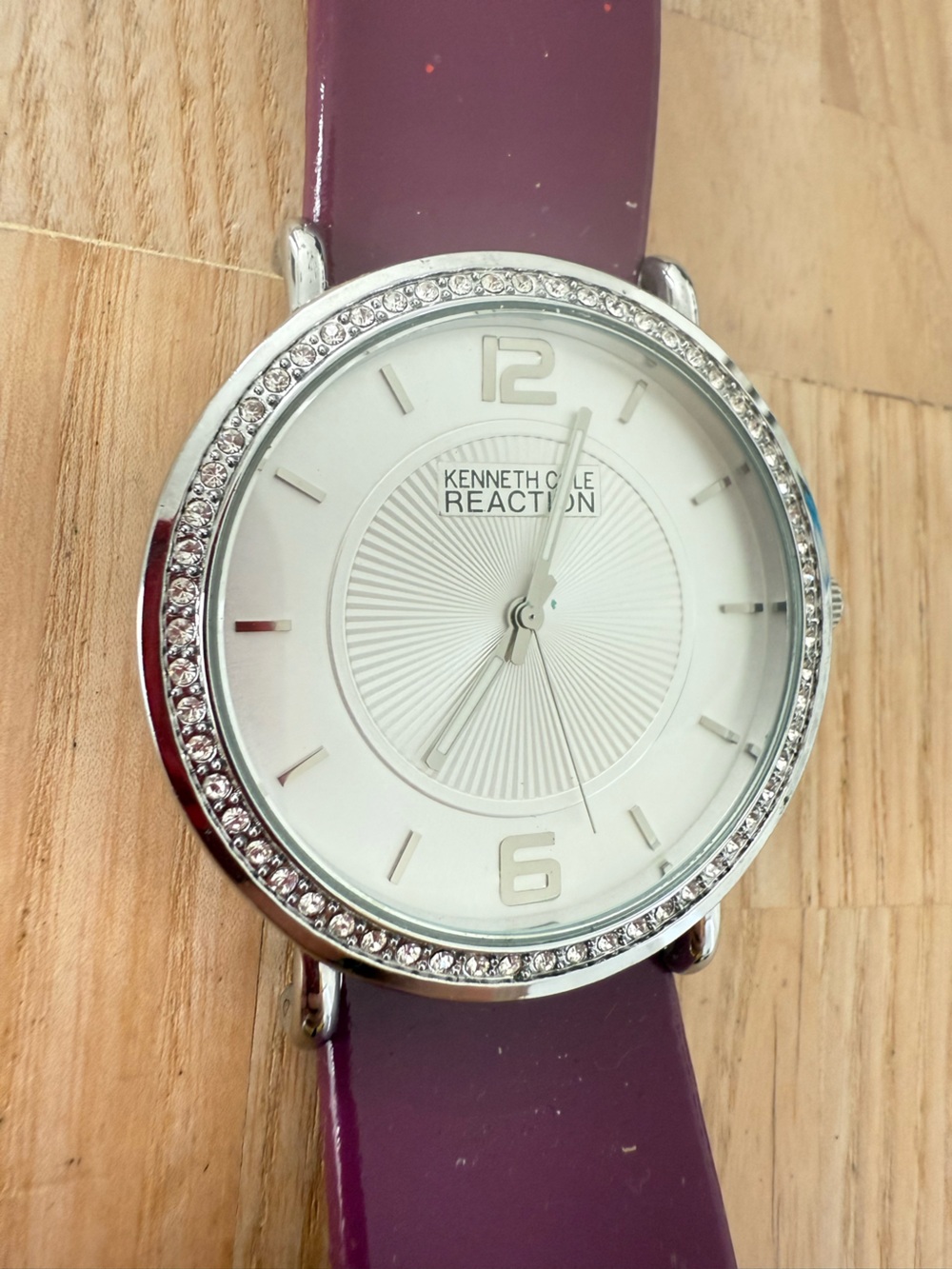 Kenneth Cole reaction silver tone purple strap watch NEW BATTERY